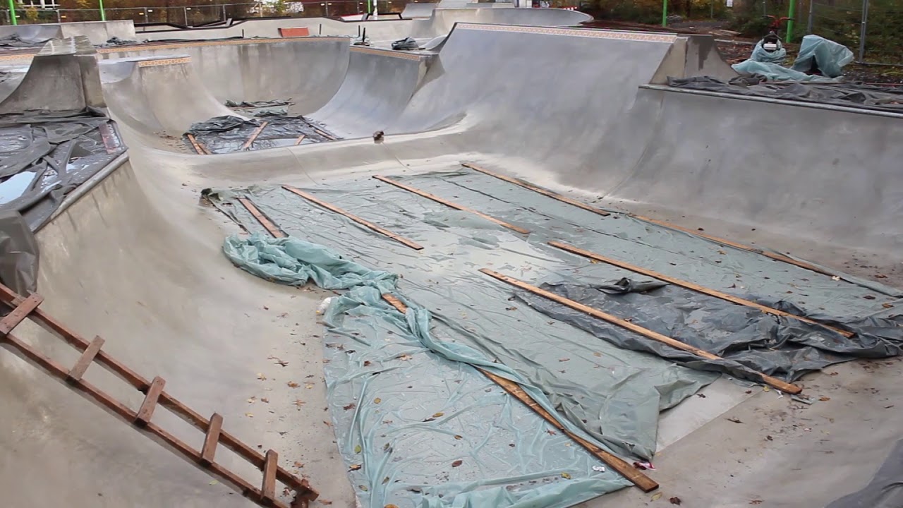 Skatepark Eller Building Clip #18